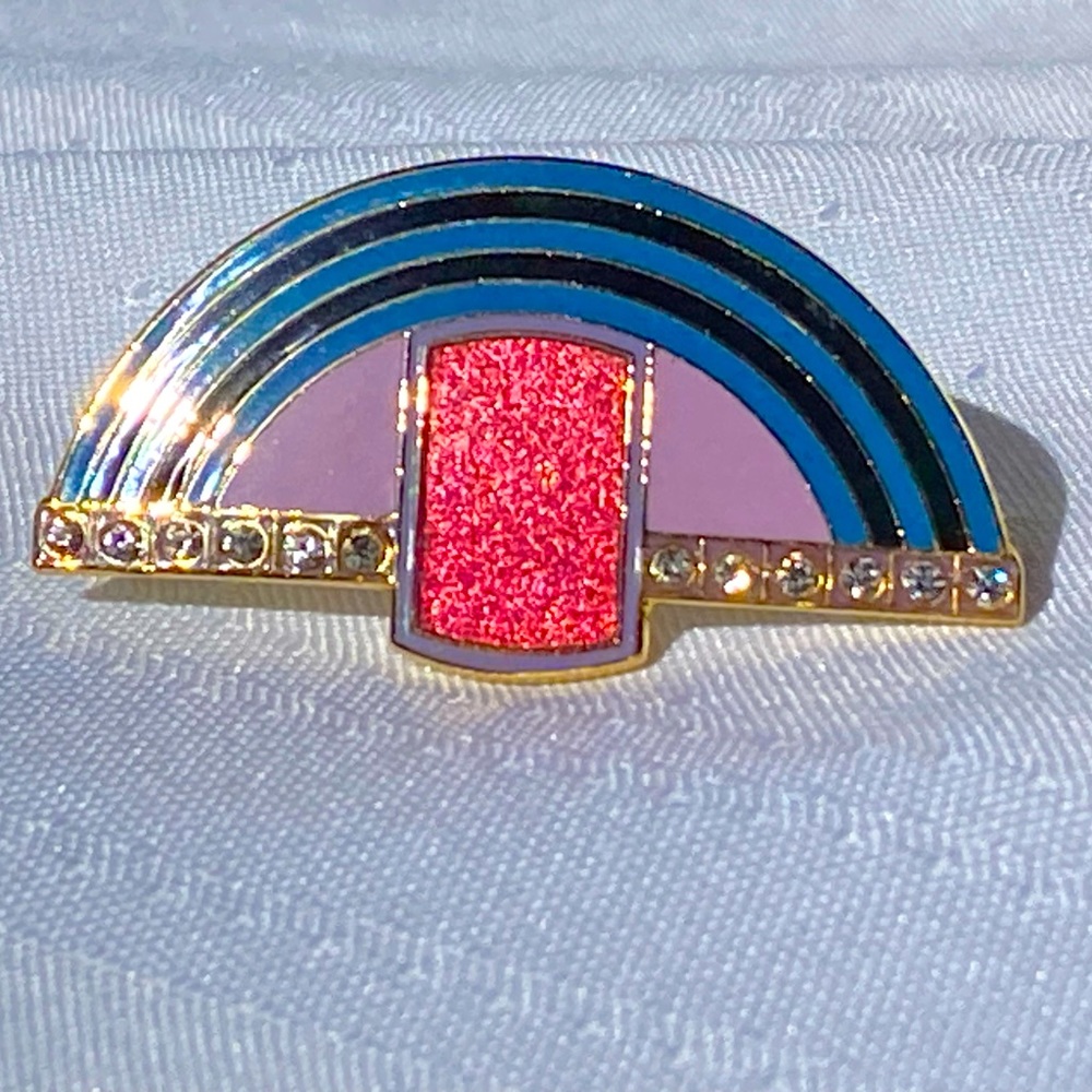 Isle of Skye Clear Rhinestone Abstract Gold Tone Signed Brooch Pin